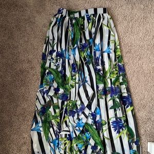 Split leg maxi skirt